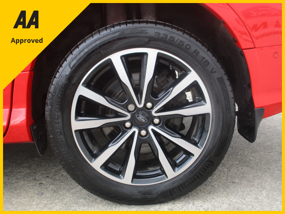 2019 Ford Kuga ST-LINE 2.0 TDCI 150PS AWD MODEL.  TOP OF THE RANGE MODEL, FULLY SERVICED AND NCT TESTED WITH WARRANTY AND 12 MONTHS AA COVER !!! €24,500