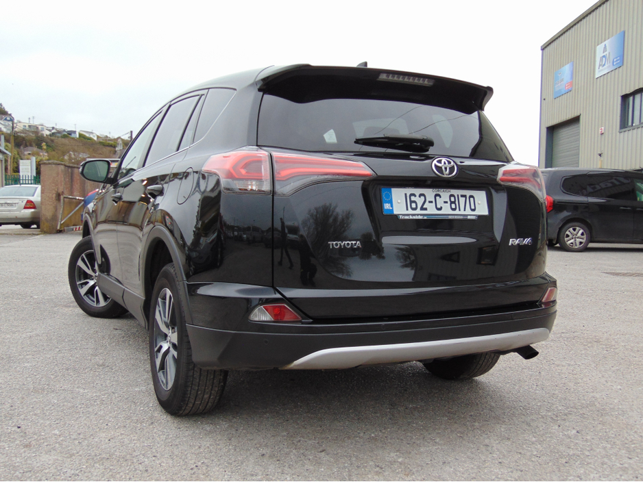 2016 Toyota Rav4 - image 7