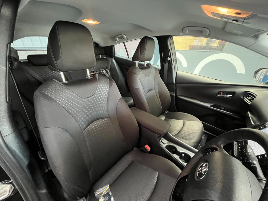 2022 Toyota Prius - image 10