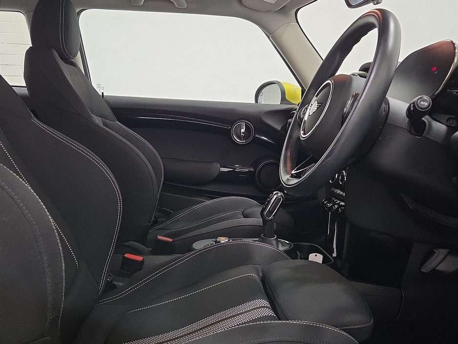 2021 MINI Hatch COOPER Electric Level 1 €12,950