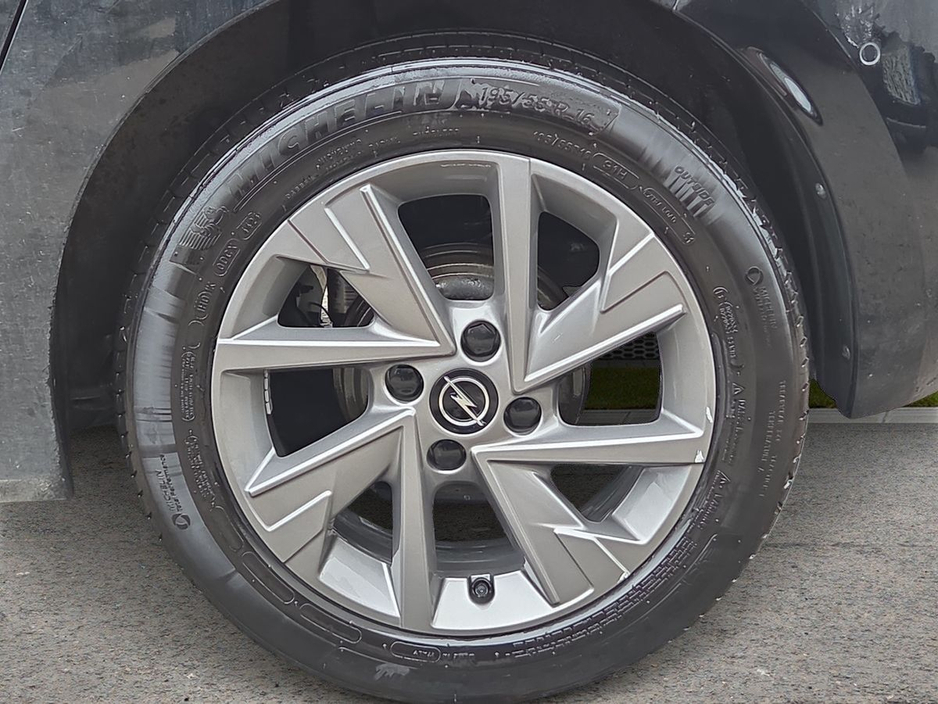 2025 Opel Corsa - image 8