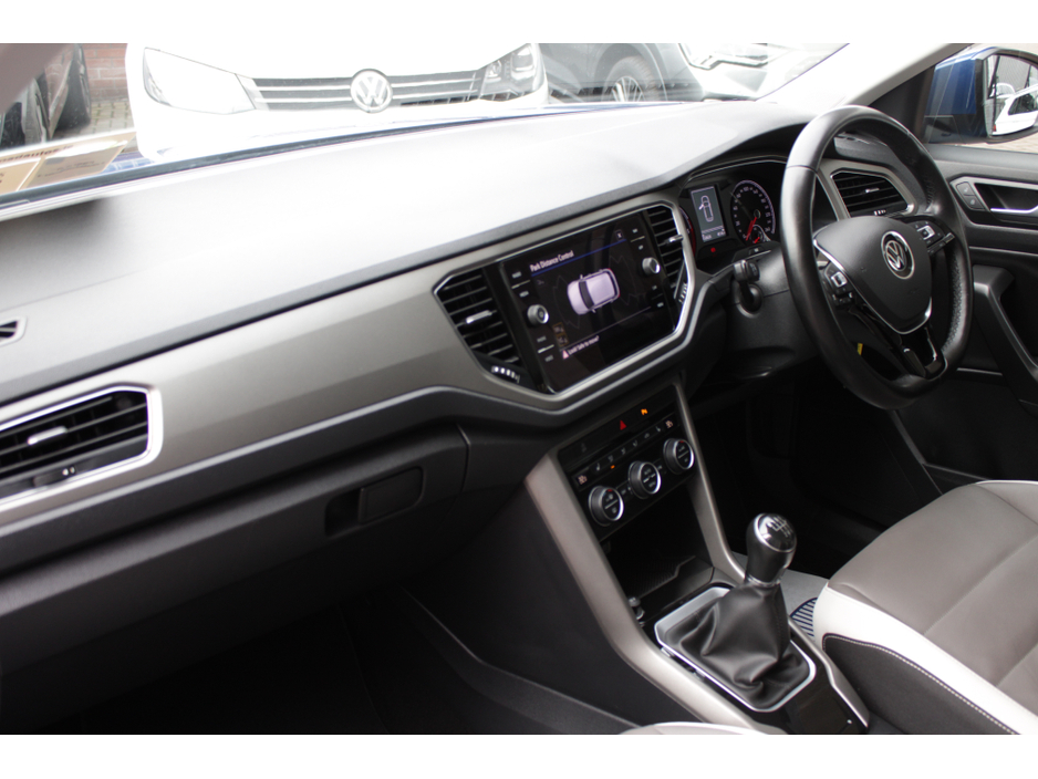 2022 Volkswagen T-Roc - image 19