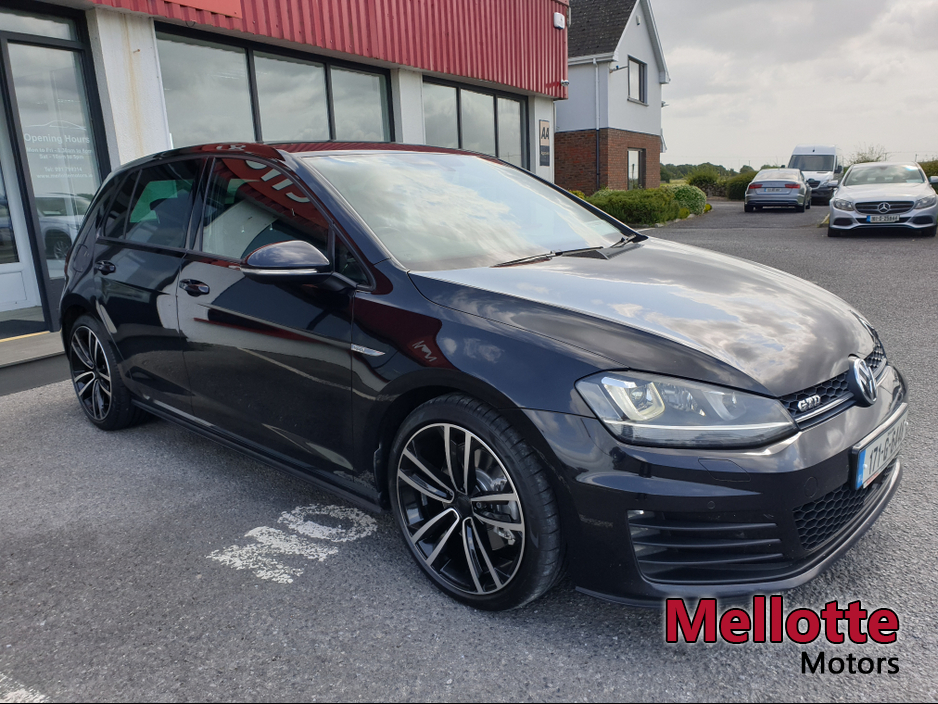 2017 Volkswagen Golf - image 8