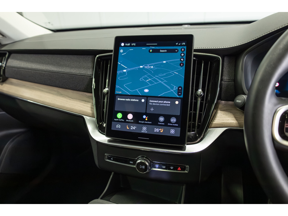 2025 Volvo XC90 - image 18