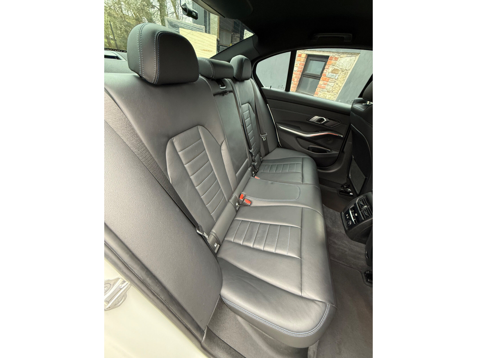 2019 BMW 3 Series - image 21