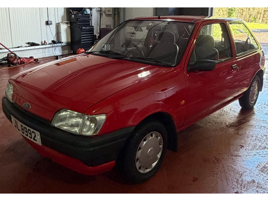 1994 Ford Fiesta - image 5