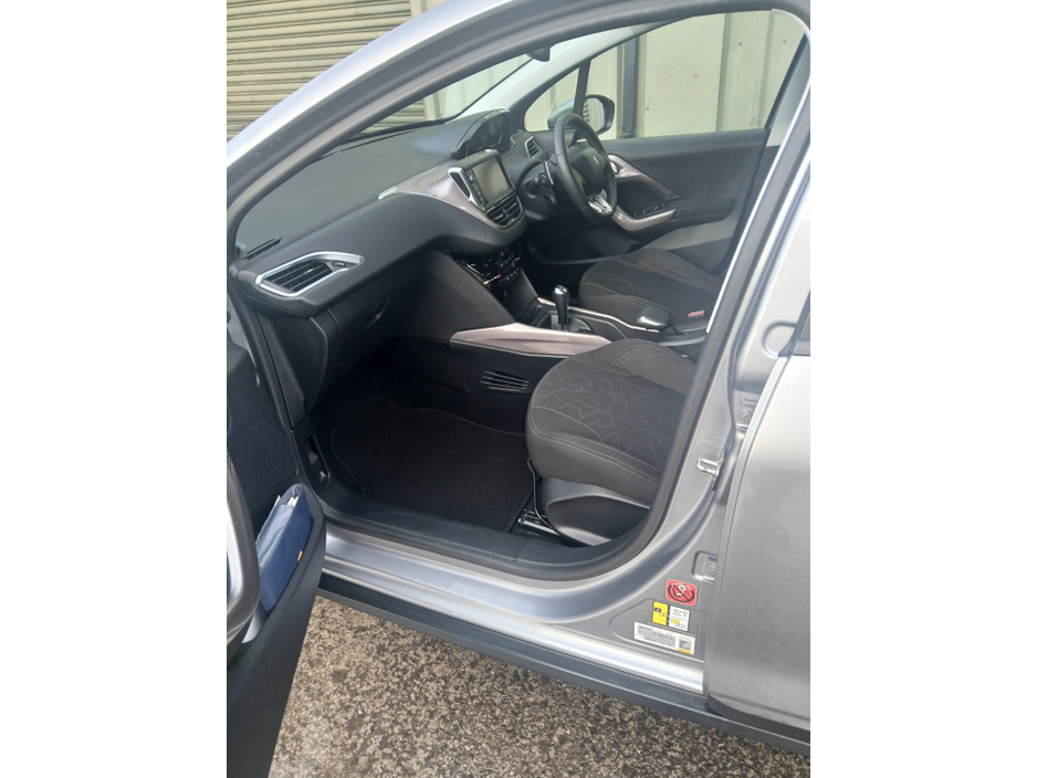 2015 Peugeot 2008 1.6 Hdi 92 bhp Active S/S Ecomatique €6,995