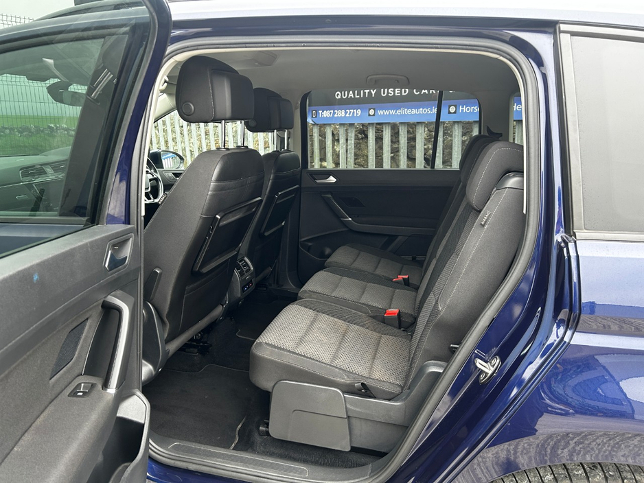 2016 Volkswagen Touran - image 10