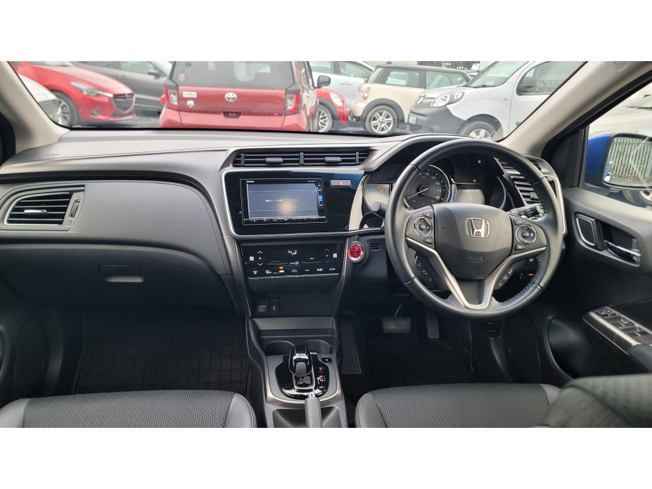 2017 Honda Grace - image 16