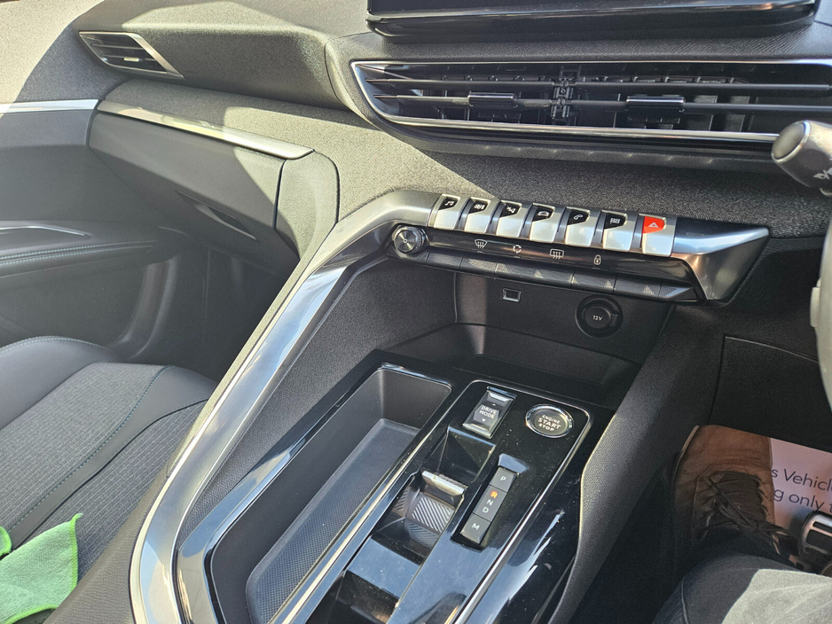 2023 Peugeot 3008 - image 19