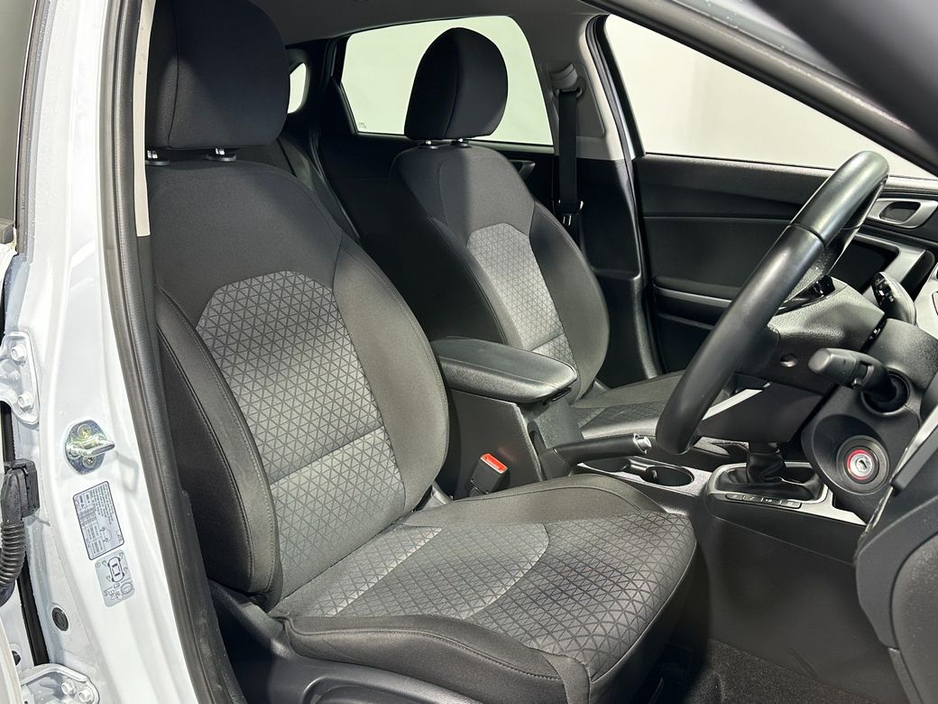 2023 Kia Ceed - image 10