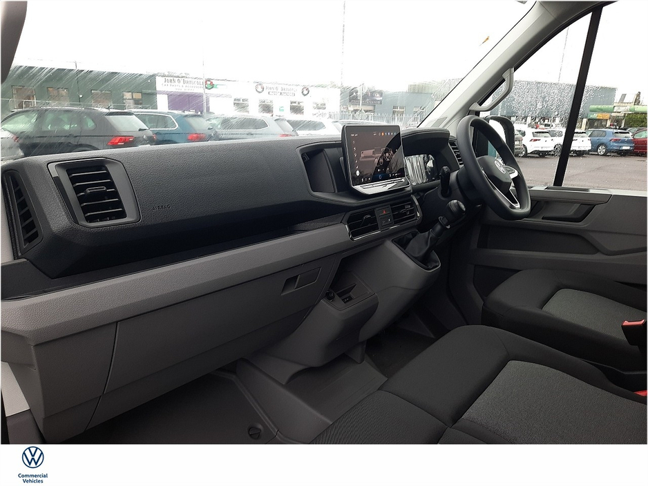 2025 Volkswagen Crafter - image 10