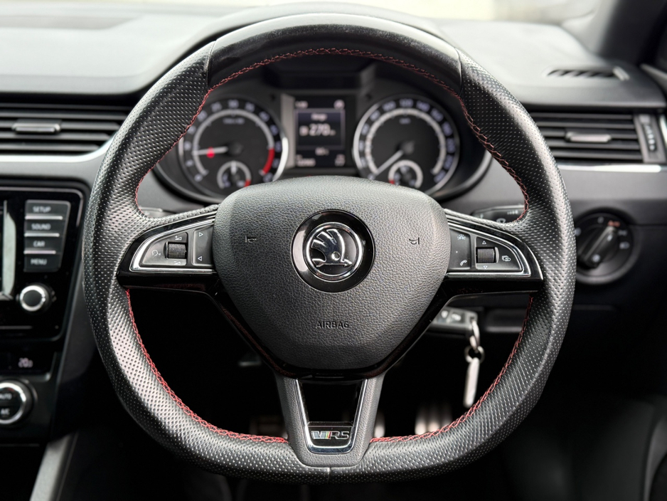 2016 Skoda Octavia - image 24