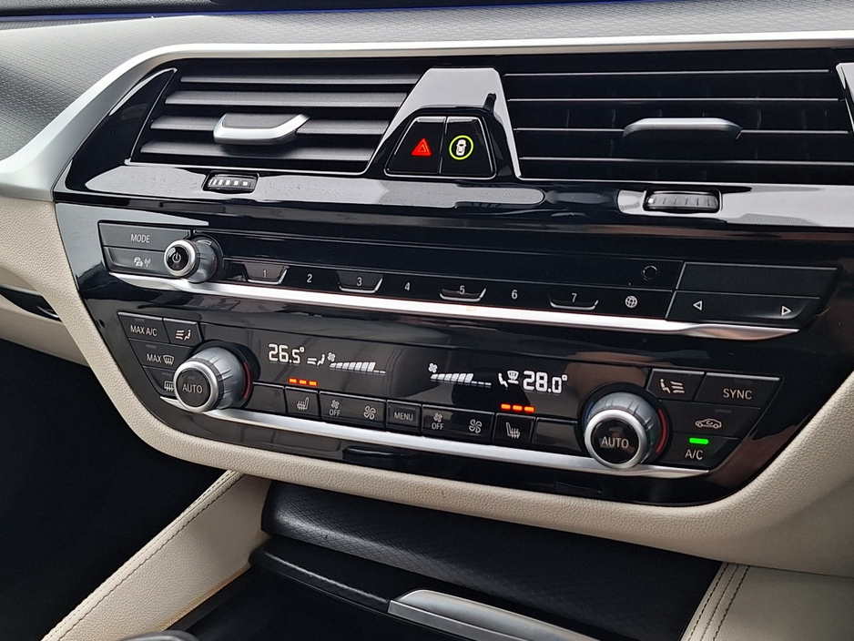 2023 BMW 5 Series - image 19