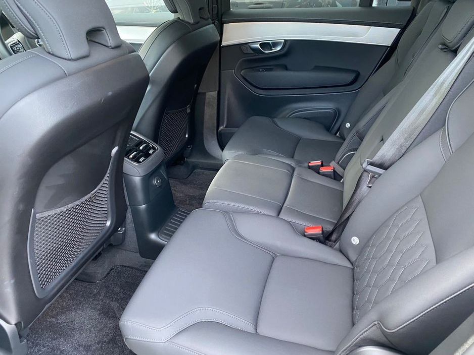2025 Volvo XC90 - image 17