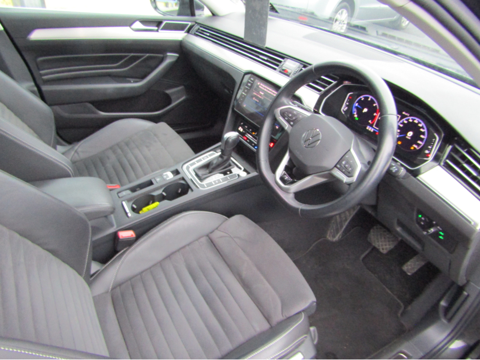 2022 Volkswagen Passat R-LINE 2.0 TDI D7F 150 4DR AUTO