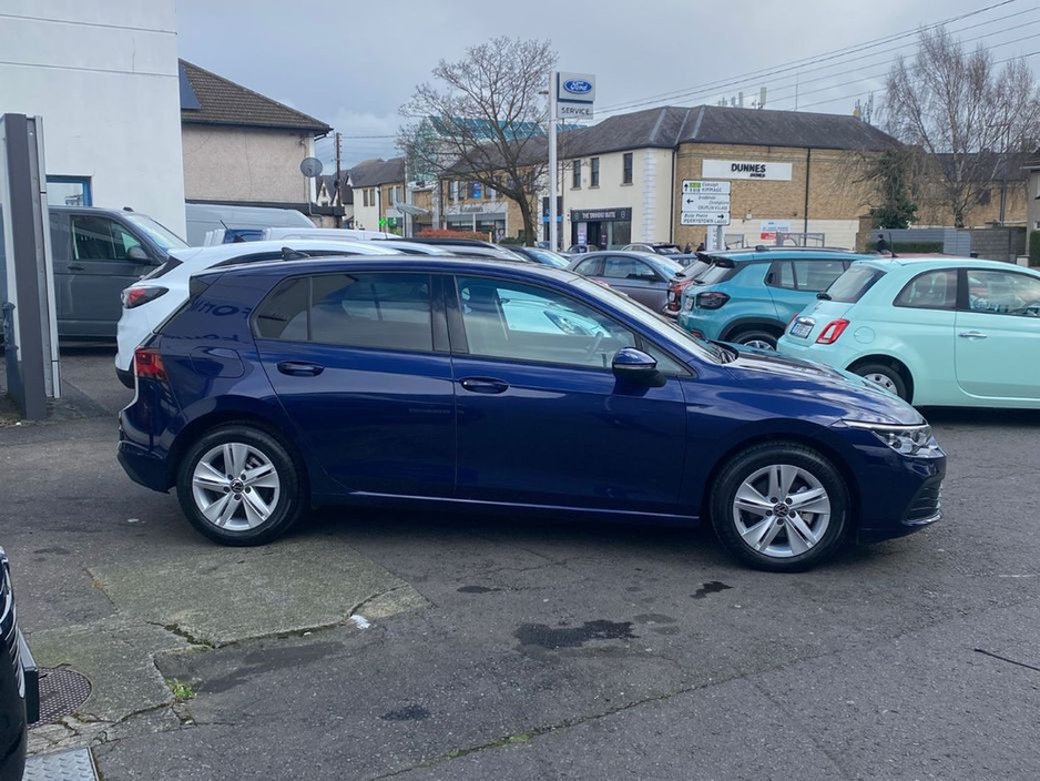 2022 Volkswagen Golf - image 5