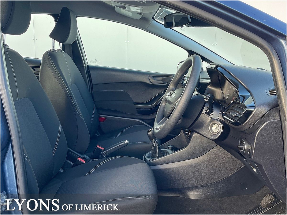 2022 Ford Fiesta - image 3