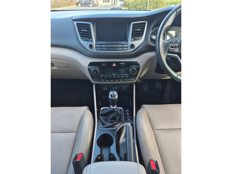 2017 Hyundai Tucson - image 14