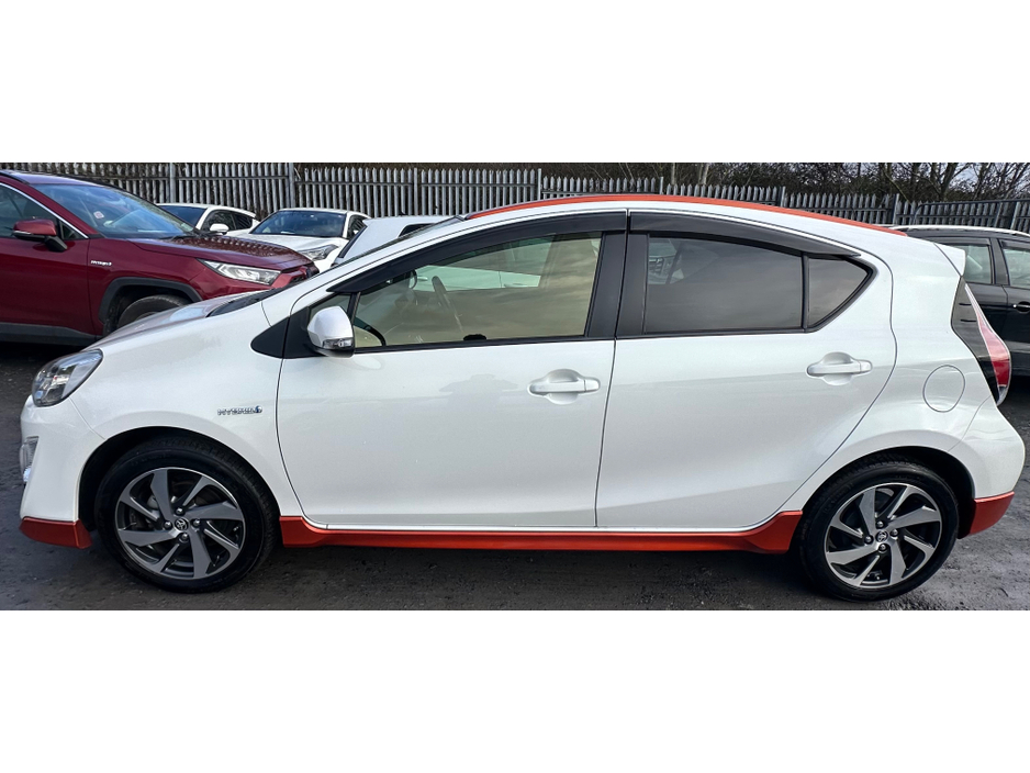 2017 Toyota Aqua - image 7