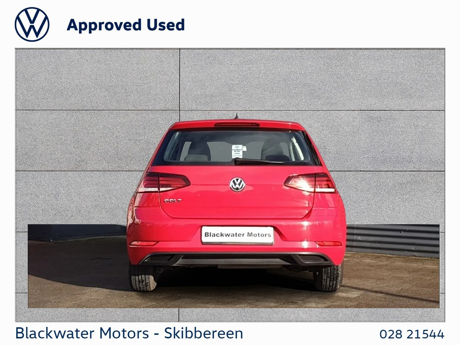 2021 Volkswagen Golf - image 13