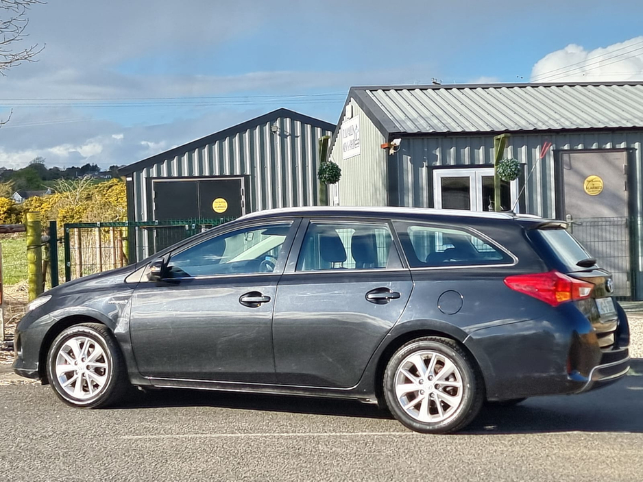 2014 Toyota Auris - image 14