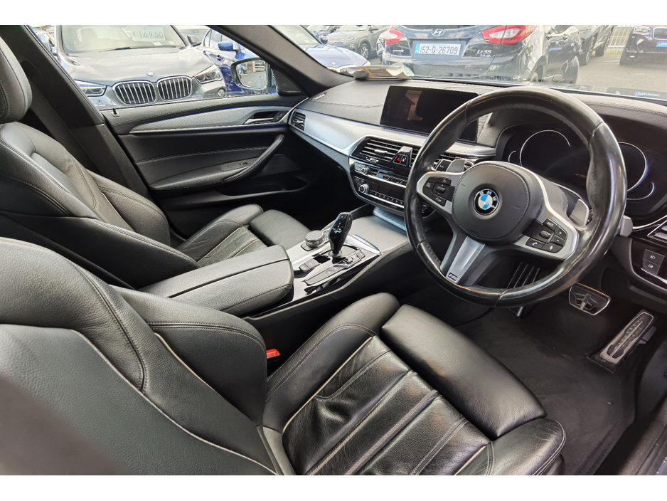 2017 BMW 5 Series - image 7