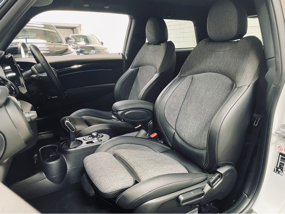 2023 MINI Cooper S - image 11