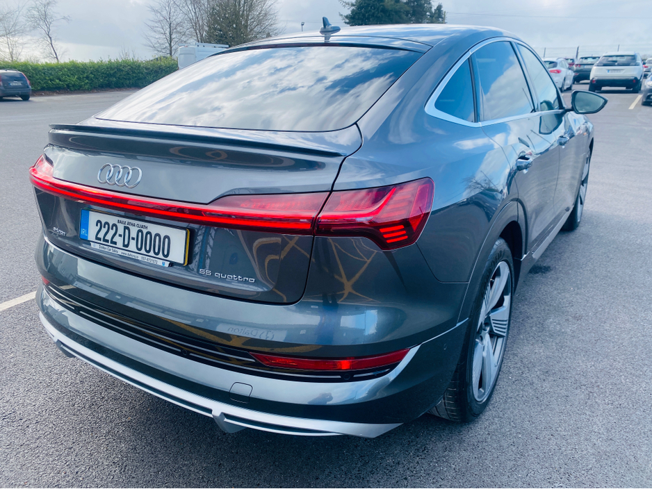 2022 Audi e-tron - image 5