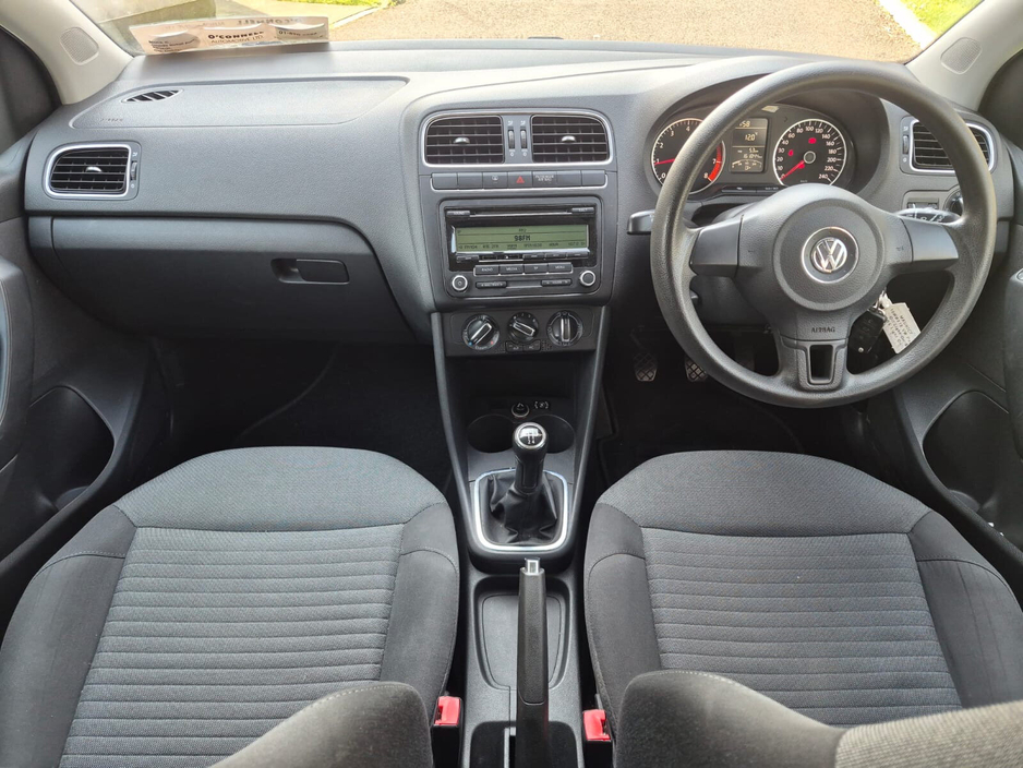 2010 Volkswagen Polo - image 12