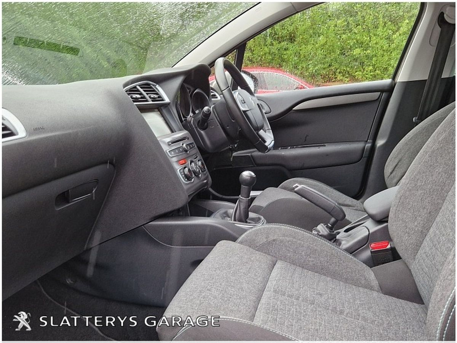 2017 Citroen C4 - image 7