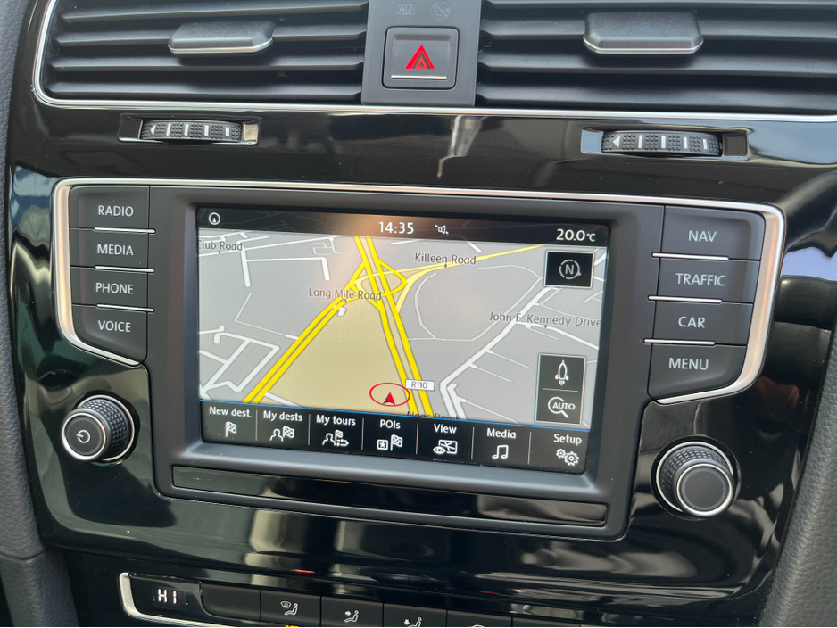 2016 Volkswagen Golf - image 21