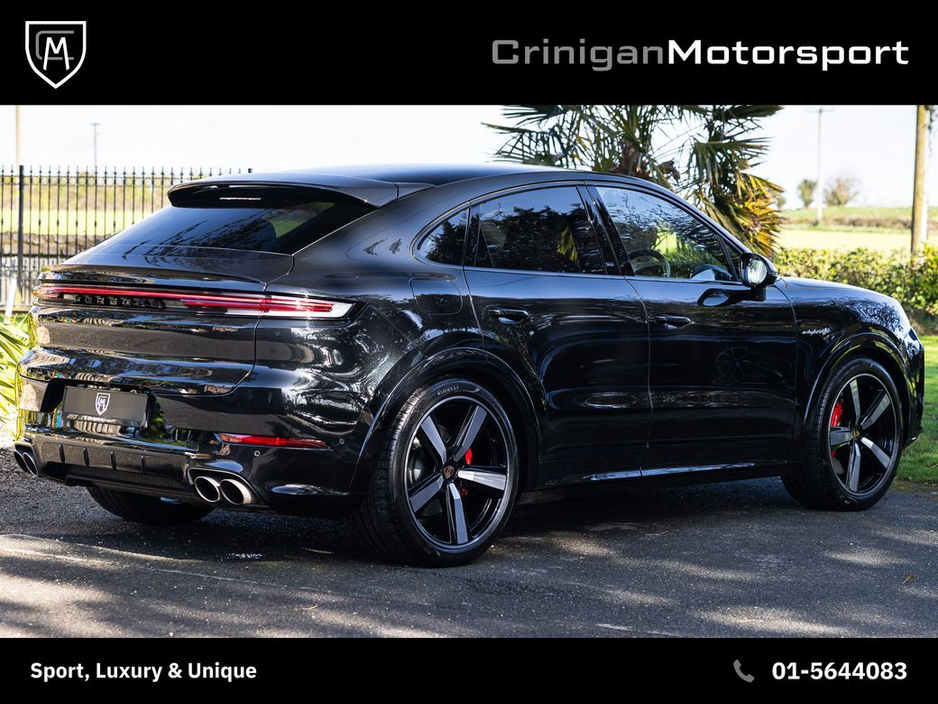 2025 Porsche Cayenne - image 8