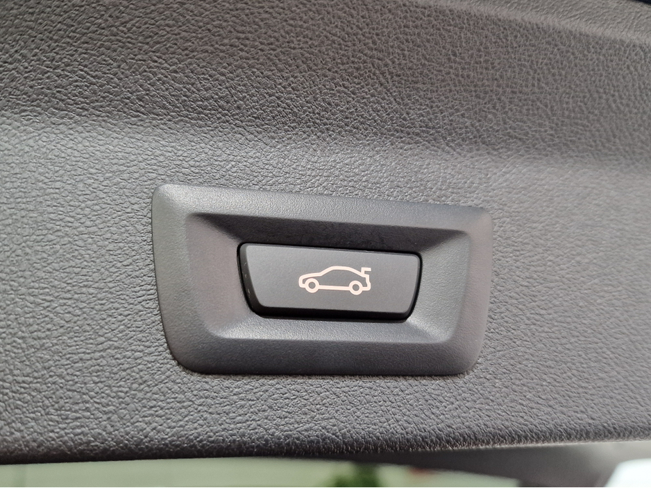 2023 BMW X3 - image 13