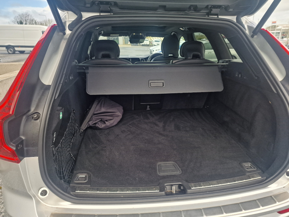 2020 Volvo XC60 - image 11