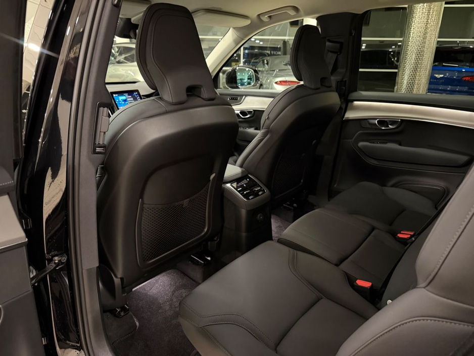 2025 Volvo XC90 - image 21