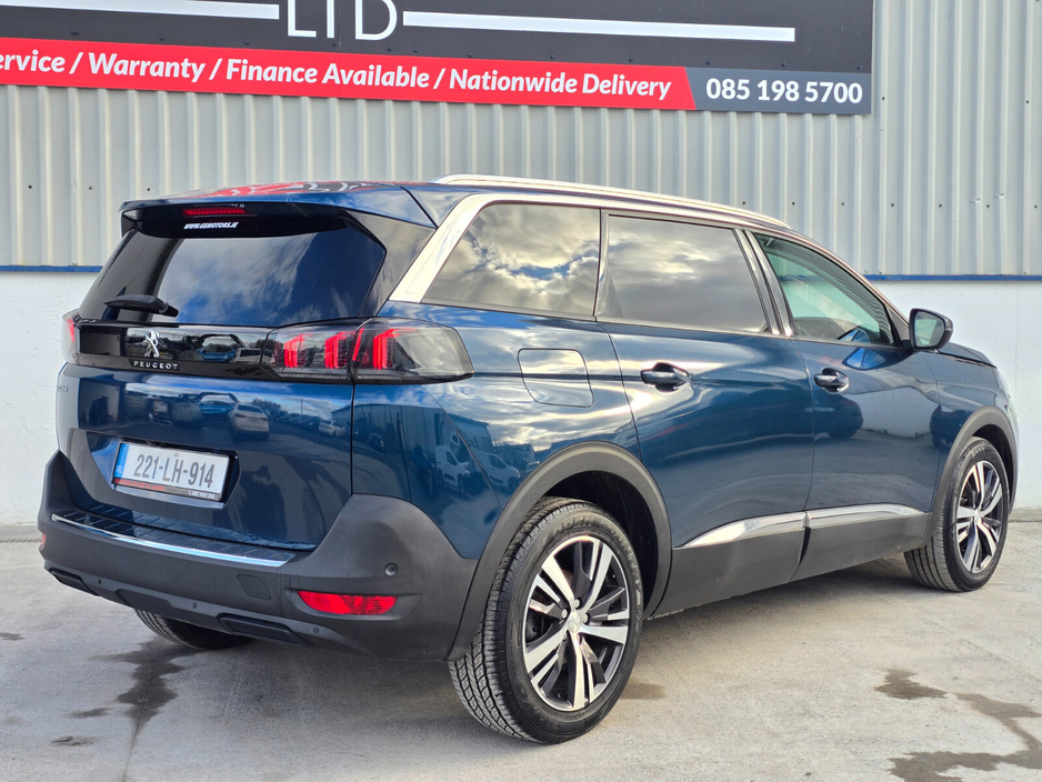 2022 Peugeot 5008 - image 7