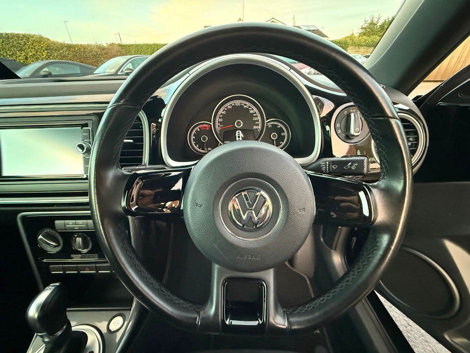 2018 Volkswagen Beetle - image 22