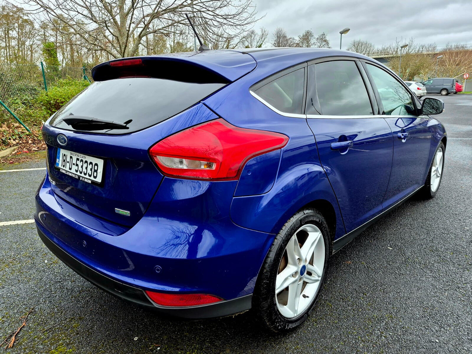 2018 Ford Focus - image 7
