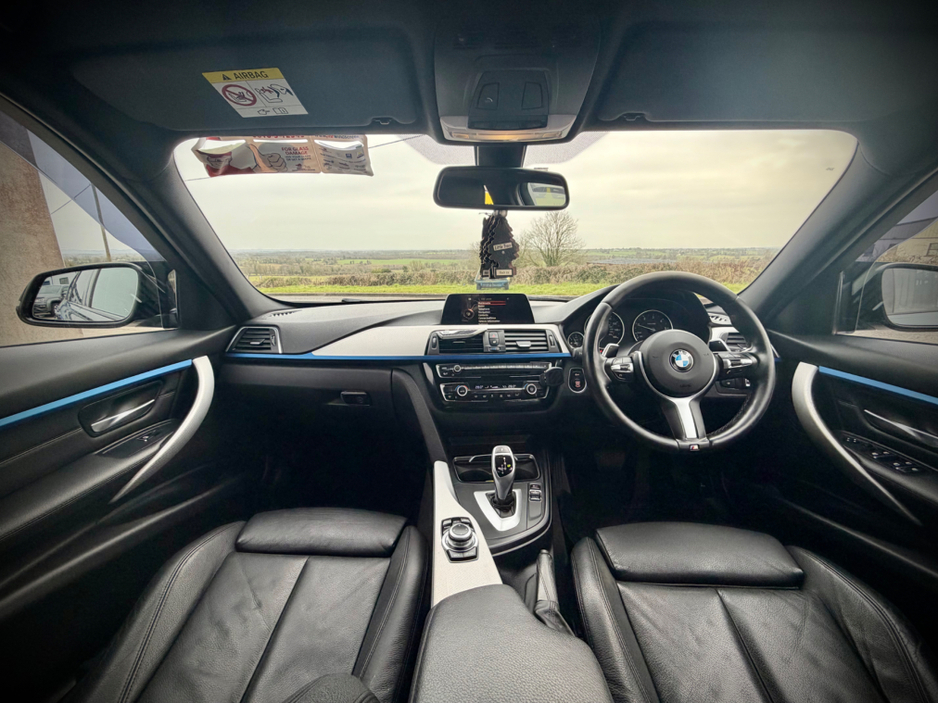 2017 BMW 3 Series - image 9