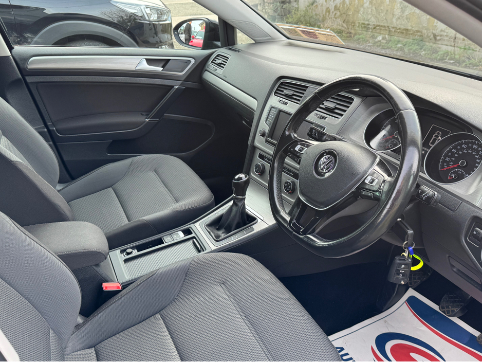 2016 Volkswagen Golf - image 12