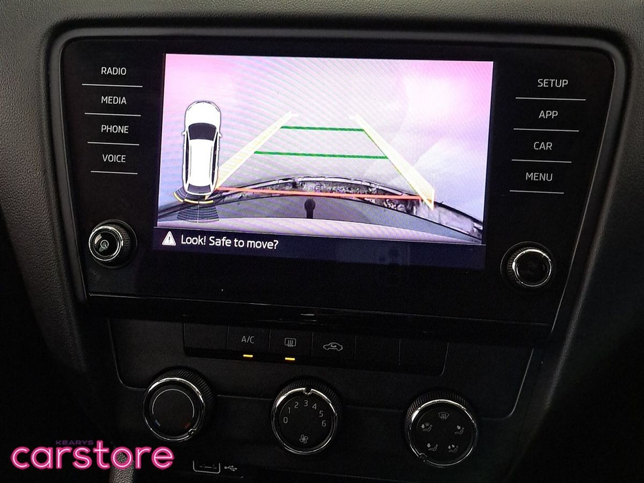 2019 Skoda Octavia - image 18