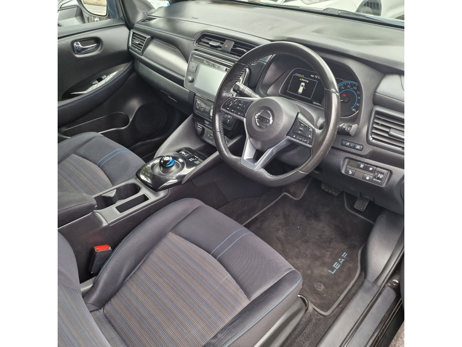 2018 Nissan Leaf - image 15