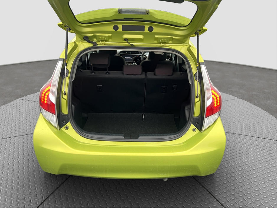 2017 Toyota Aqua 2017 Toyota Aqua 1.5 Self Charging Hybrid €10,950