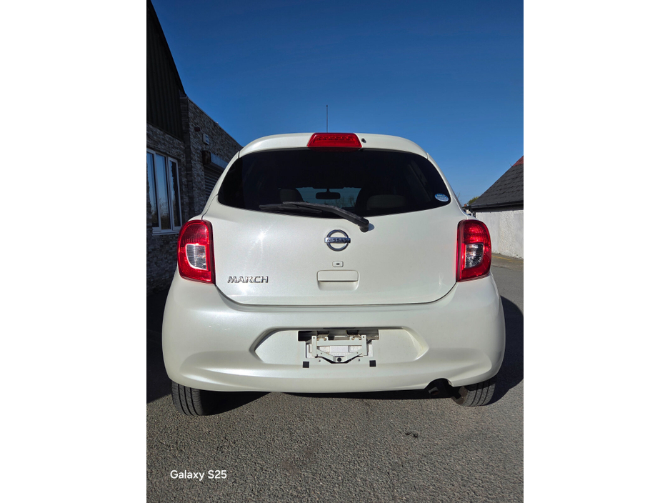 2017 Nissan March - image 6