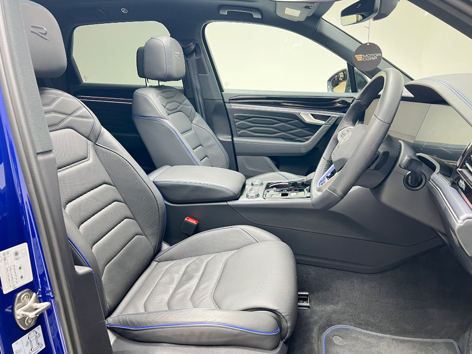 2025 Volkswagen Touareg R V6 3.0 TSI PHEV 462HP €89,990