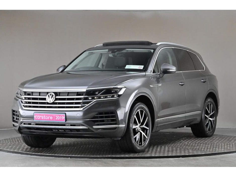 2019 Volkswagen Touareg - image 3