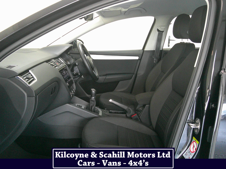 2020 Skoda Octavia - image 12