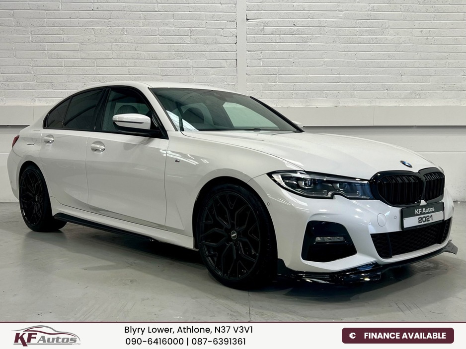 2022 BMW 3 Series - image 3