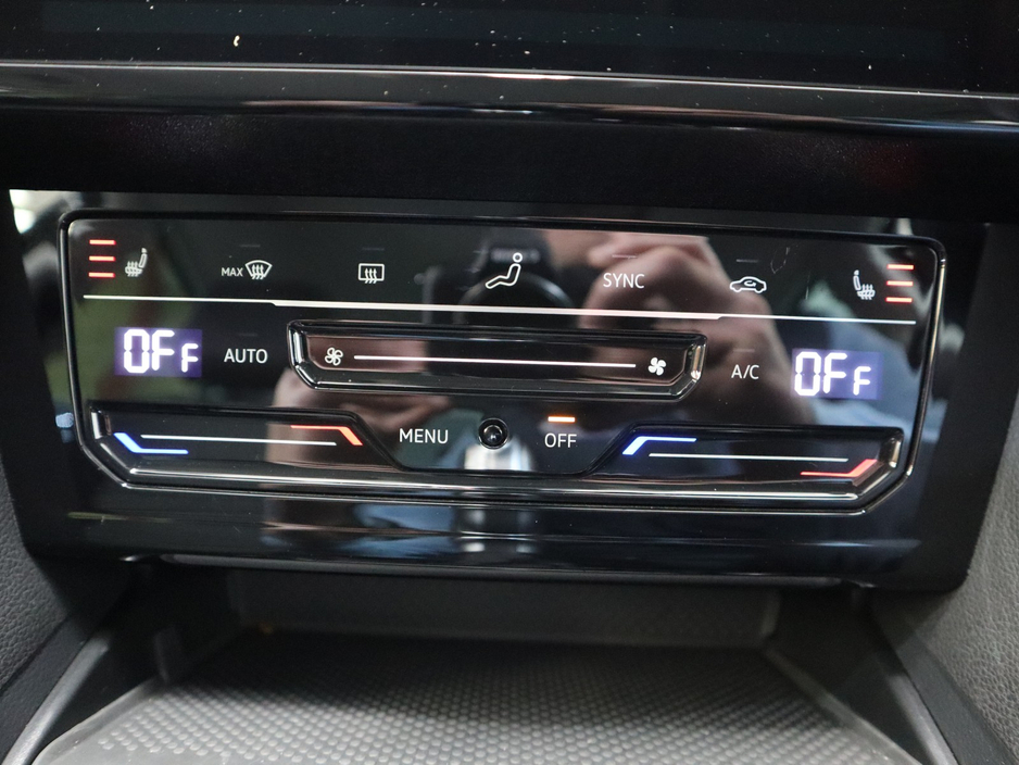 2022 Volkswagen Passat - image 20